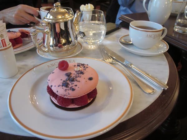 Au coeur des Galeries Lafayette : le salon de thé Angelina !
