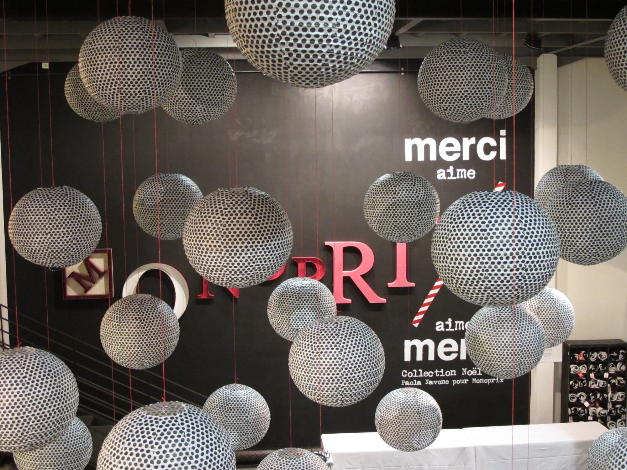 Paola Navone pour Monoprix s'expose chez Merci concept store ...