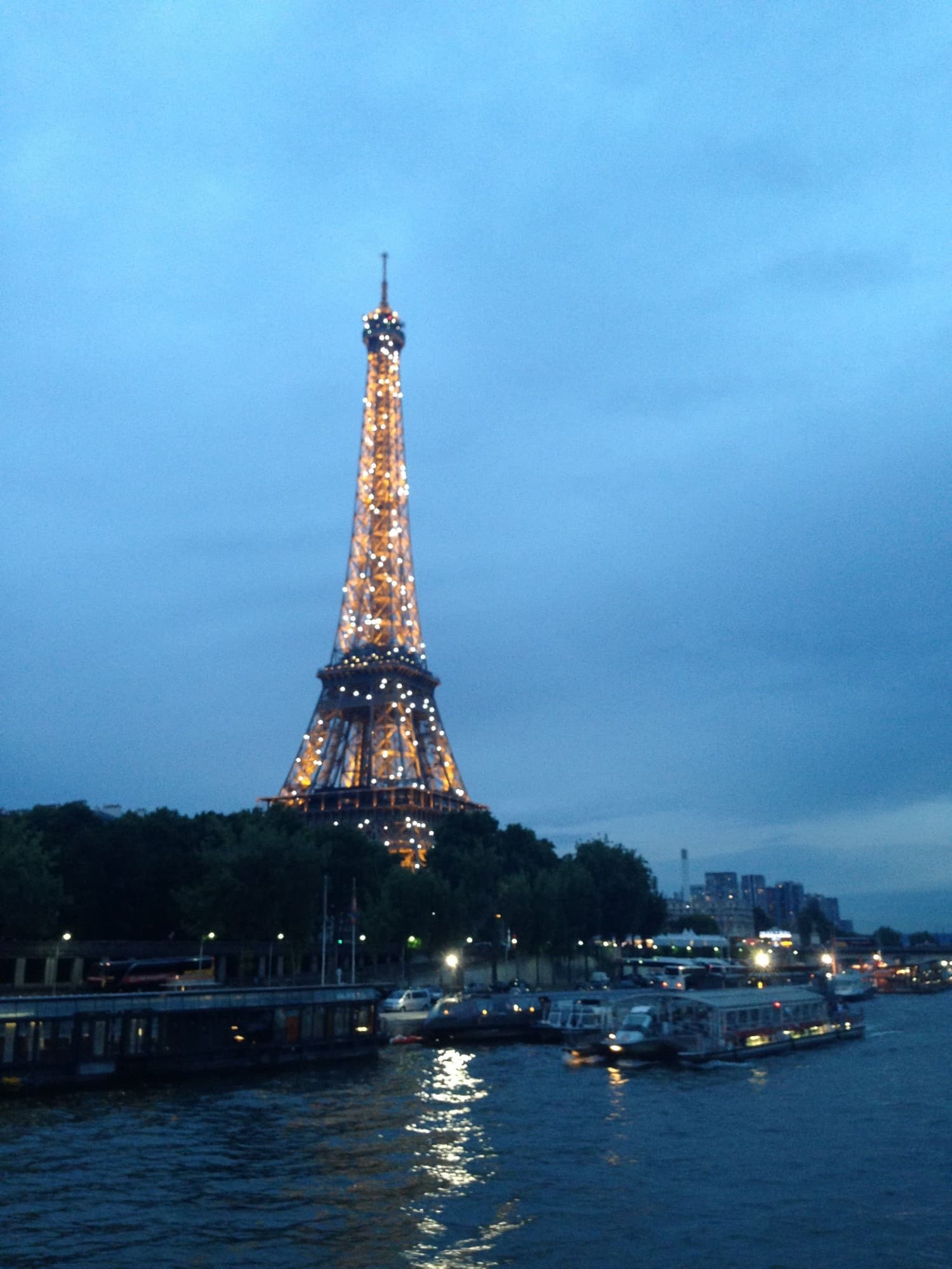Le #vineinparis du dimanche : Tour Eiffel à l'honneur