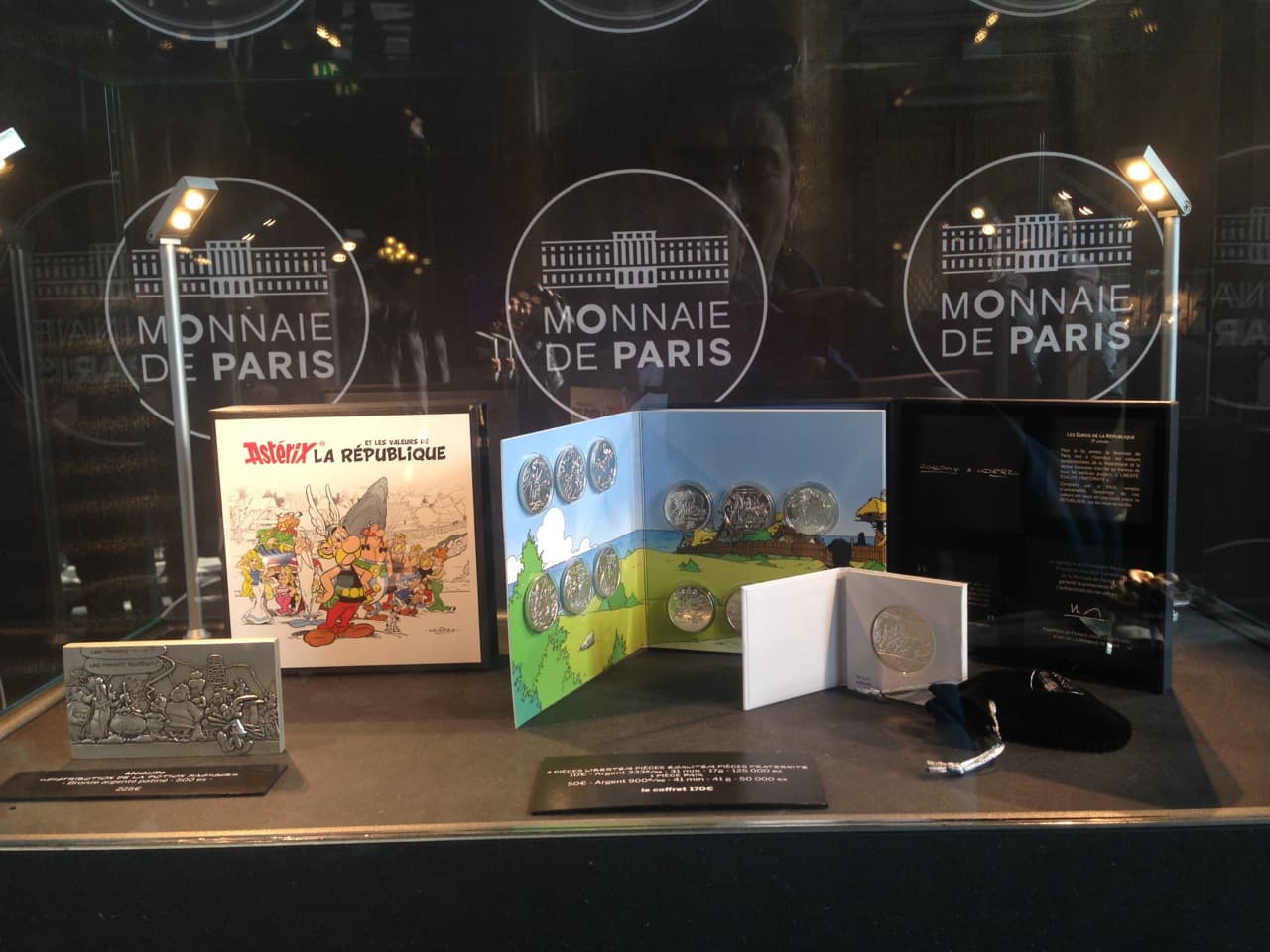 Astérix et Obelix rentrent à la Monnaie de Paris