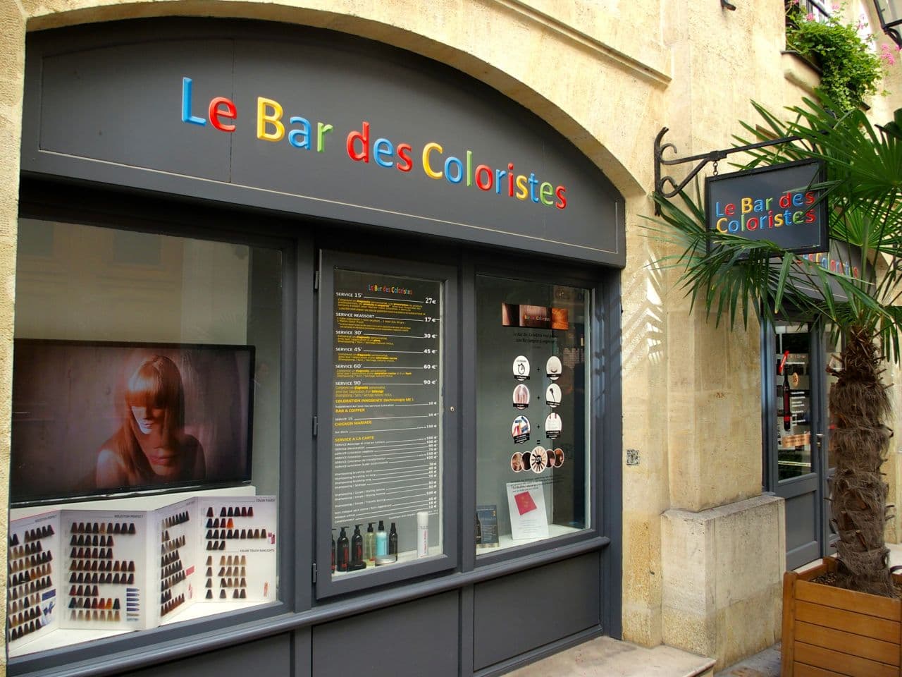 Le bar des coloristes - Village Royal Paris