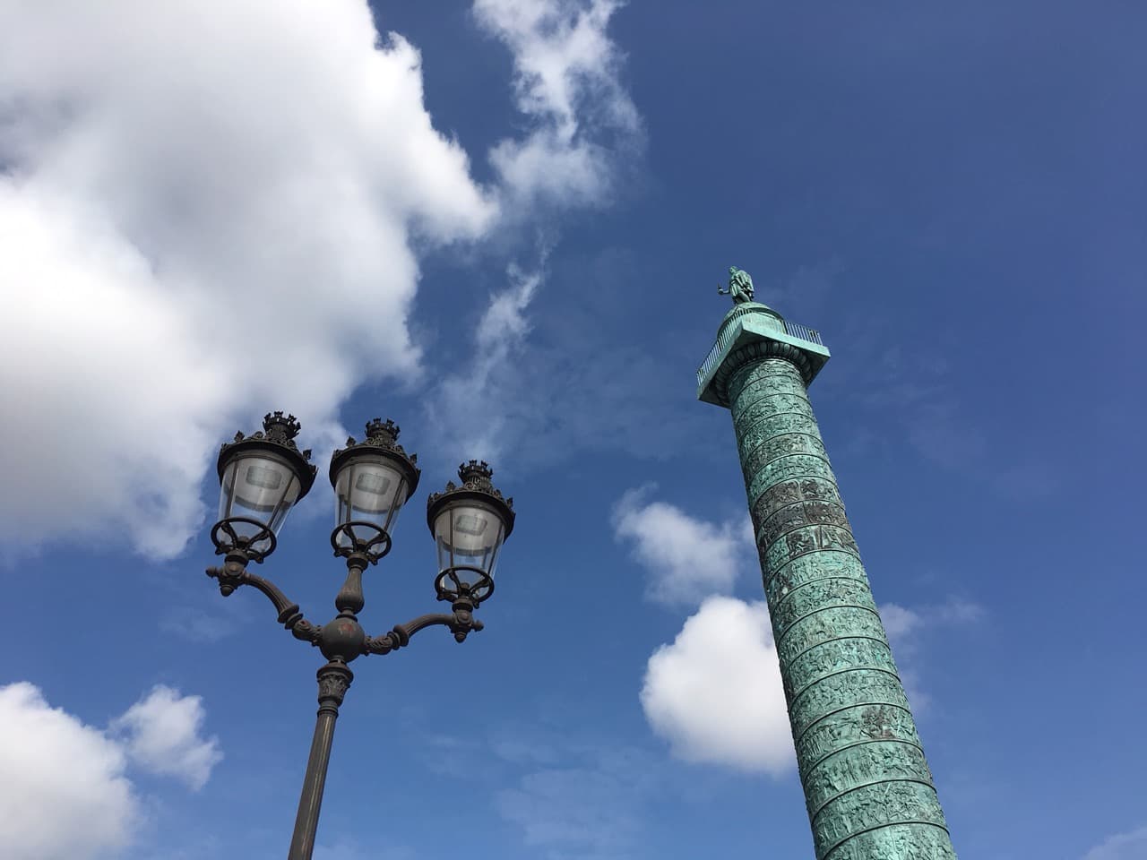 Le joaillier Courbet secoue la place Vendôme