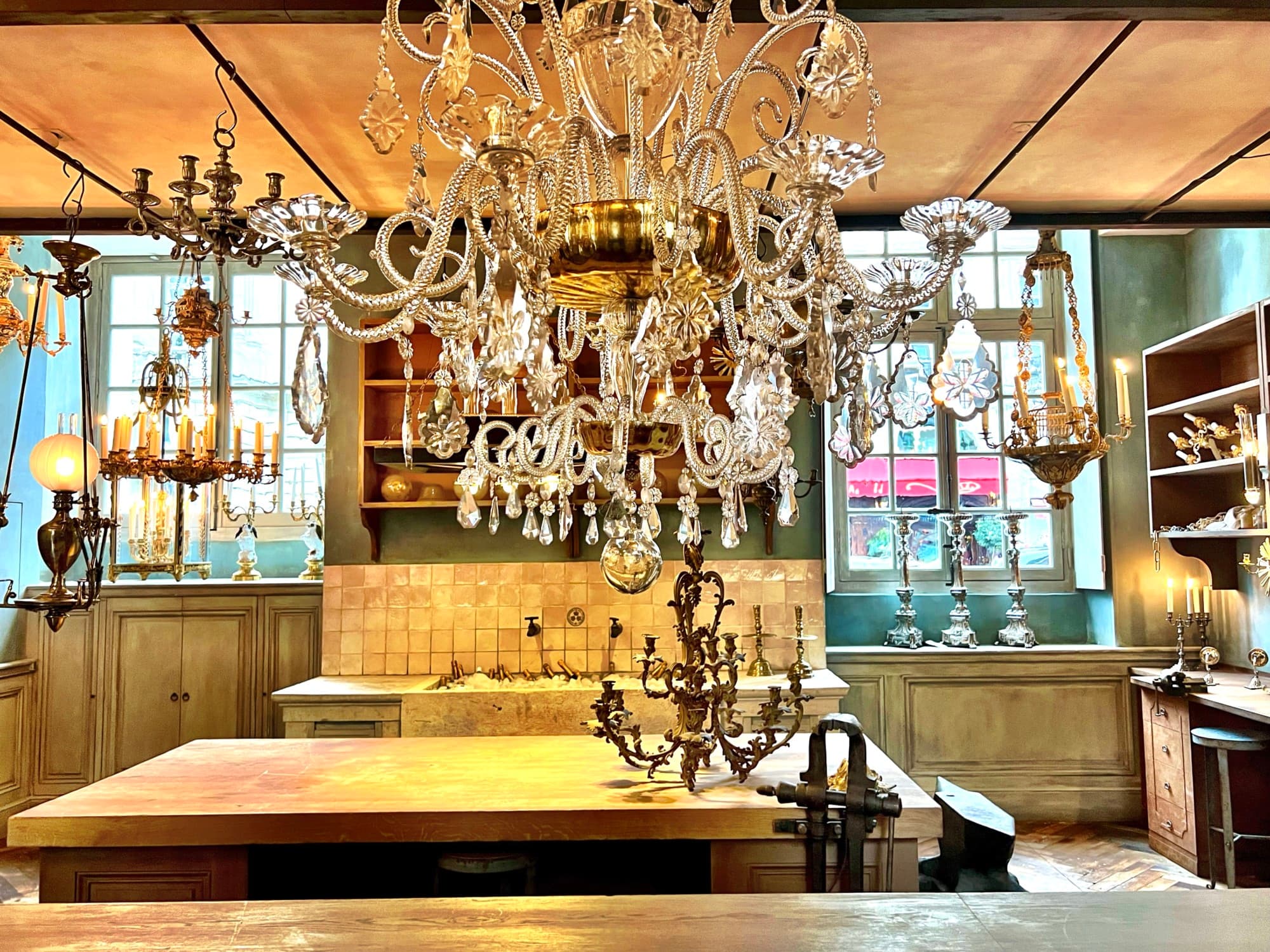 Atelier Mathieu Lustrerie à l'Hôtel de la Marine