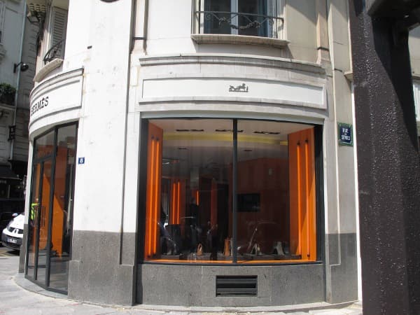 envie d'une paire de tongs ? Hermes a ce qu'il vous faut !